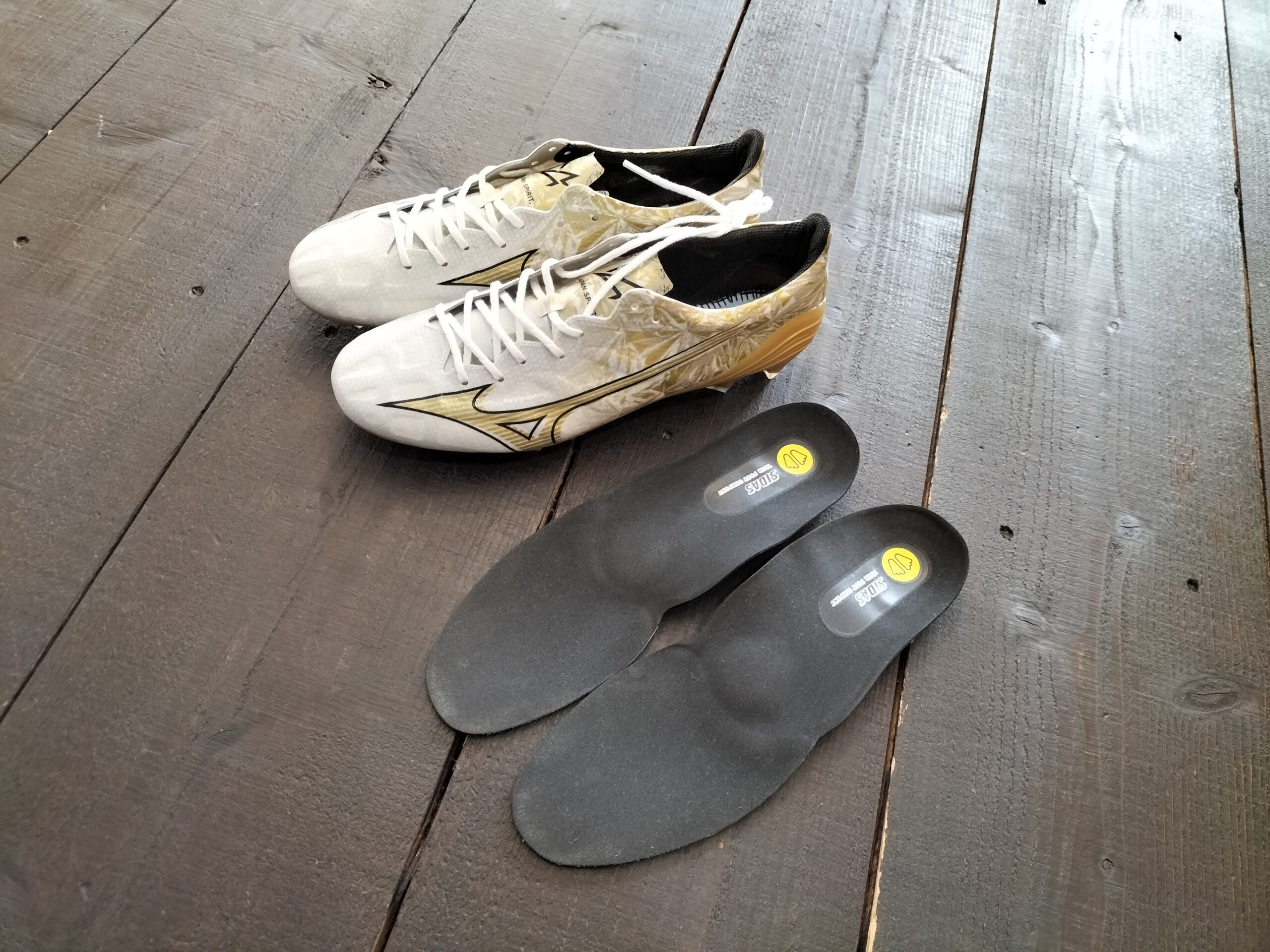 サッカースパイクにインソールをオーダーメイド